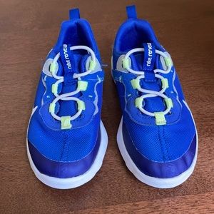 Nike renew size 9 toddler shoe.